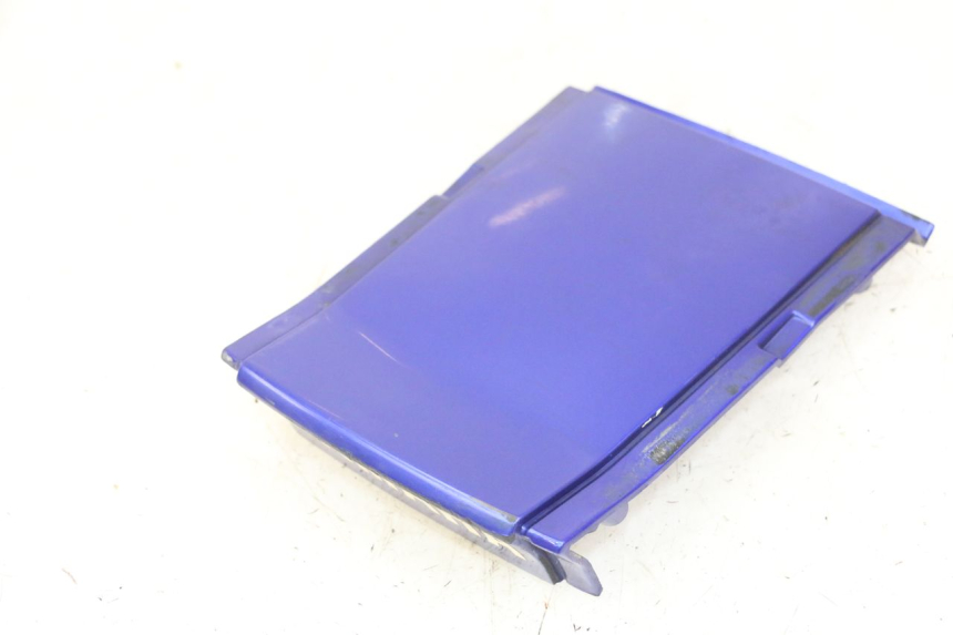 photo de Złącze tylnej owiewki YAMAHA FZS FAZER 600 (2001 - 2003) - Inny kąt widzenia