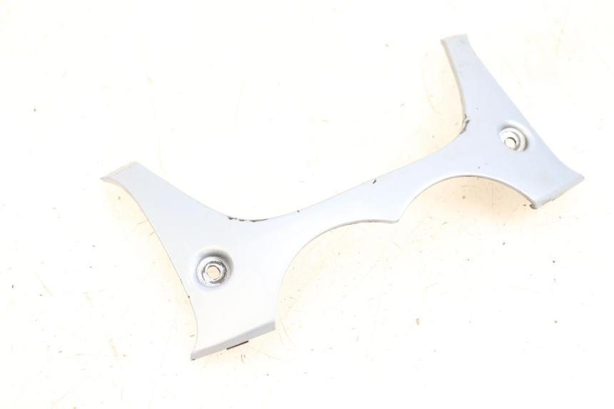 photo de Złącze tylnej owiewki YAMAHA YN NEO'S 50 (1997 - 2004) - Inny kąt widzenia