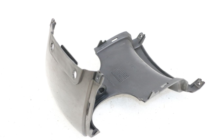 photo de Złącze tylnej owiewki YAMAHA YP MAJESTY 125 (2002 - 2006) - Zoom stanu zużycia