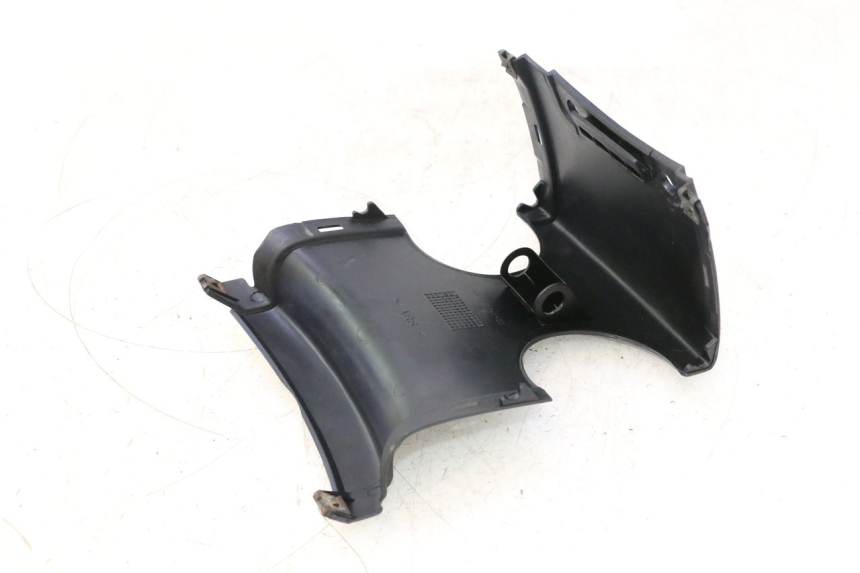 photo de Złącze tylnej owiewki YAMAHA YP MAJESTY 125 (2002 - 2006) - Szczegół części