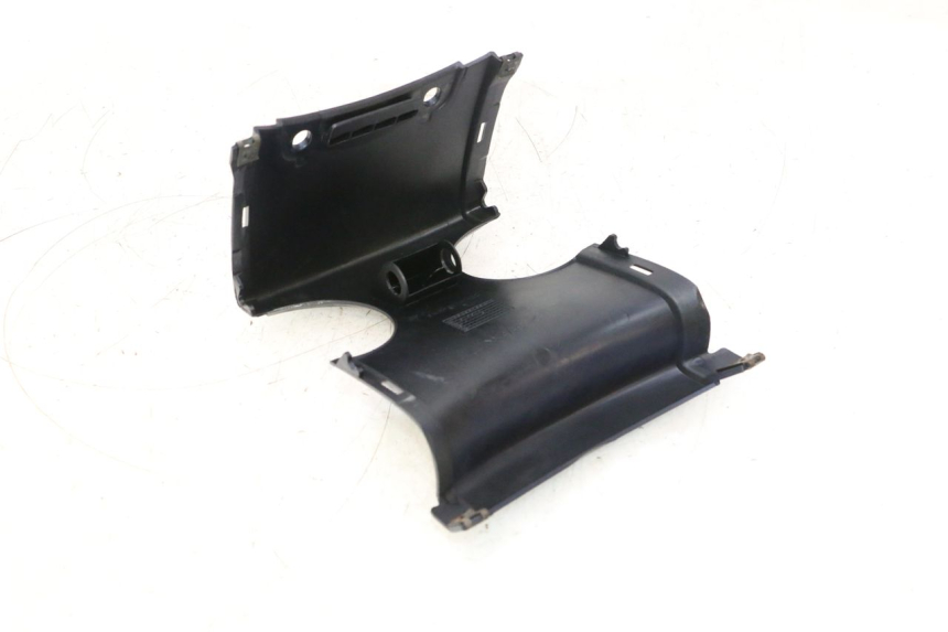 photo de Złącze tylnej owiewki YAMAHA YP MAJESTY 125 (2002 - 2006) - Zoom stanu zużycia