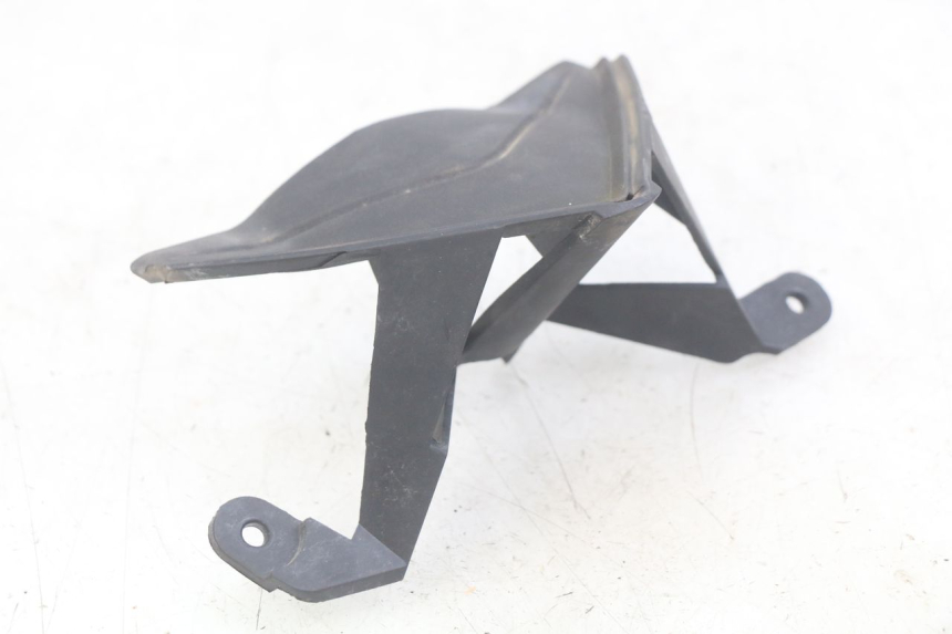 photo de Złącze owiewki przedniej NECO ALEXONE 125 (2017 - 2024) - Zbliżenie techniczne