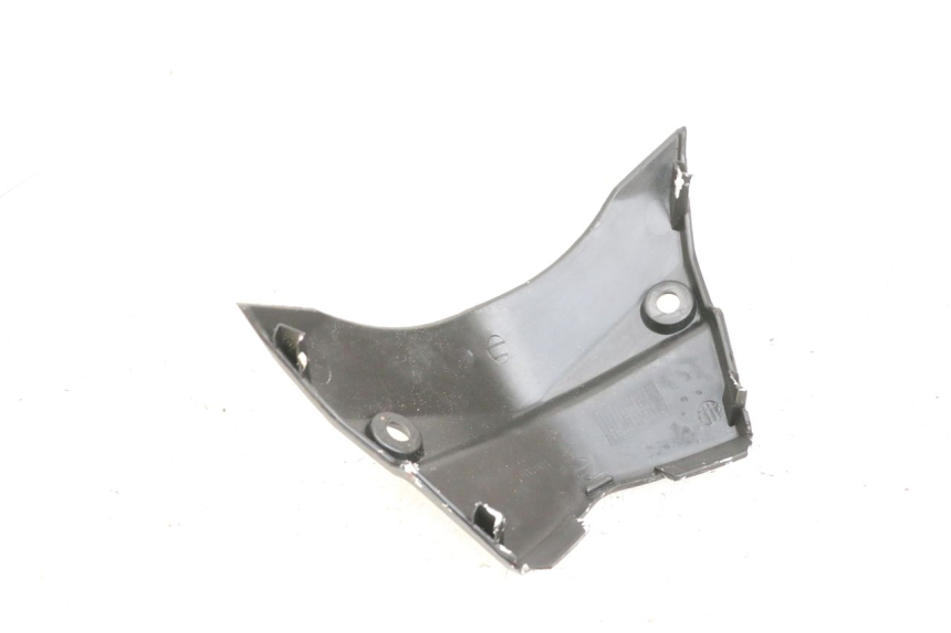 photo de Złącze owiewki przedniej MAG POWER BOMBERS 4T 50 (2016 - 2026) - Zoom stanu zużycia