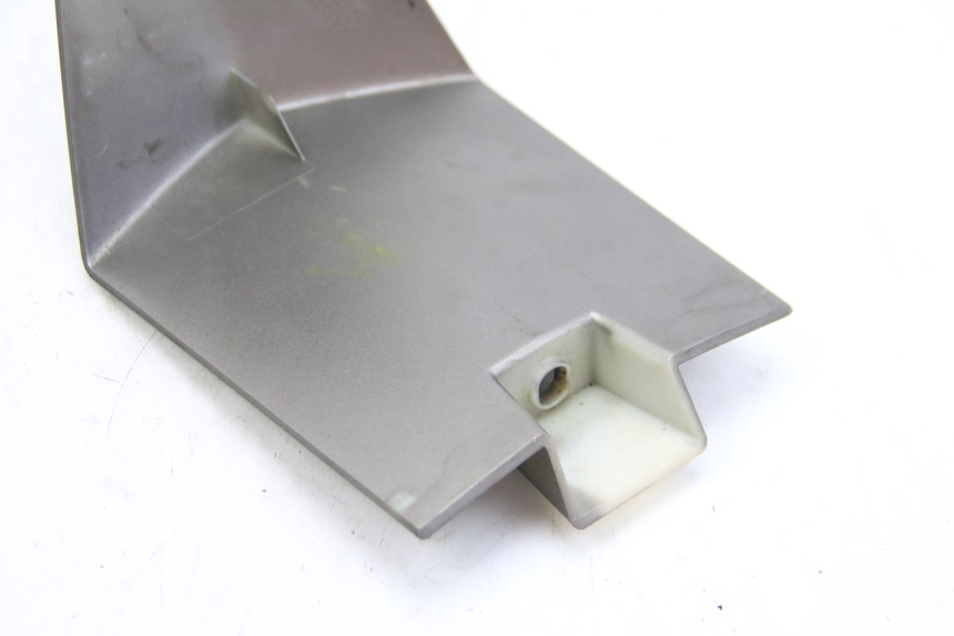 photo de Złącze owiewki przedniej PEUGEOT CITYSTAR 125 (2011 - 2017) - Zbliżenie techniczne