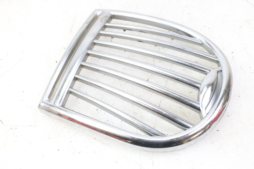 photo de Złącze owiewki przedniej DAELIM BESBI 125 (2007 - 2008) - Inny kąt widzenia