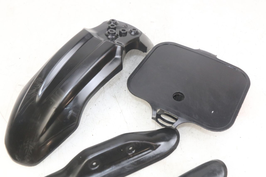 photo de Złącze owiewki przedniej LONCIN DIRT BIKE 125 - Zbliżenie techniczne