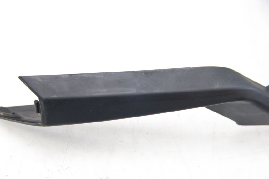 photo de Złącze owiewki przedniej JM MOTORS EVOLIS 4T 50 (2018 - 2022) - Zoom stanu zużycia