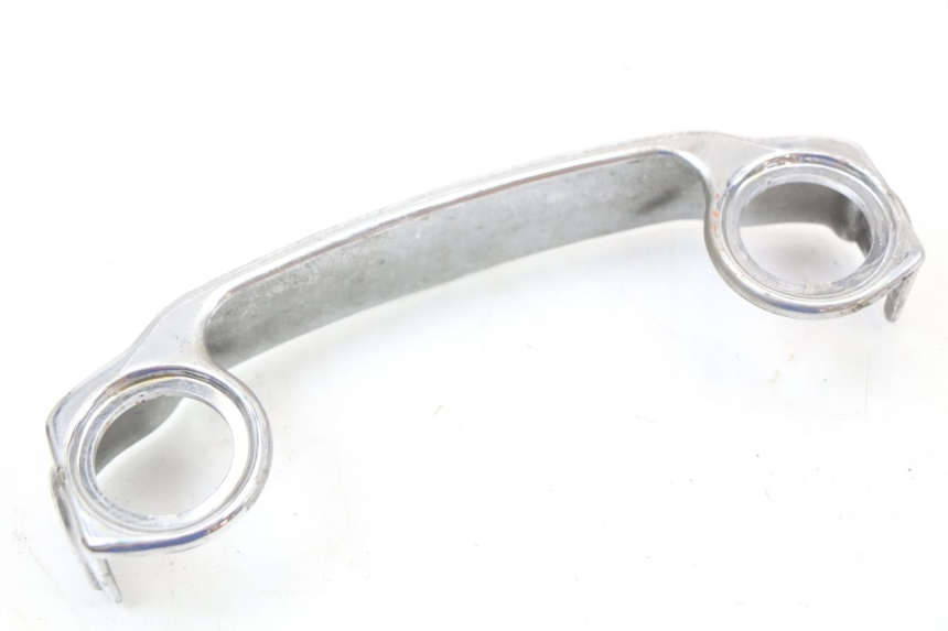 photo de Złącze owiewki przedniej SUZUKI GN 125 (1997 - 2000) - Zoom stanu zużycia