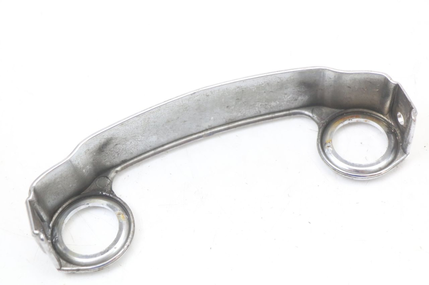 photo de Złącze owiewki przedniej SUZUKI GN 125 (1997 - 2000) - Inny kąt widzenia