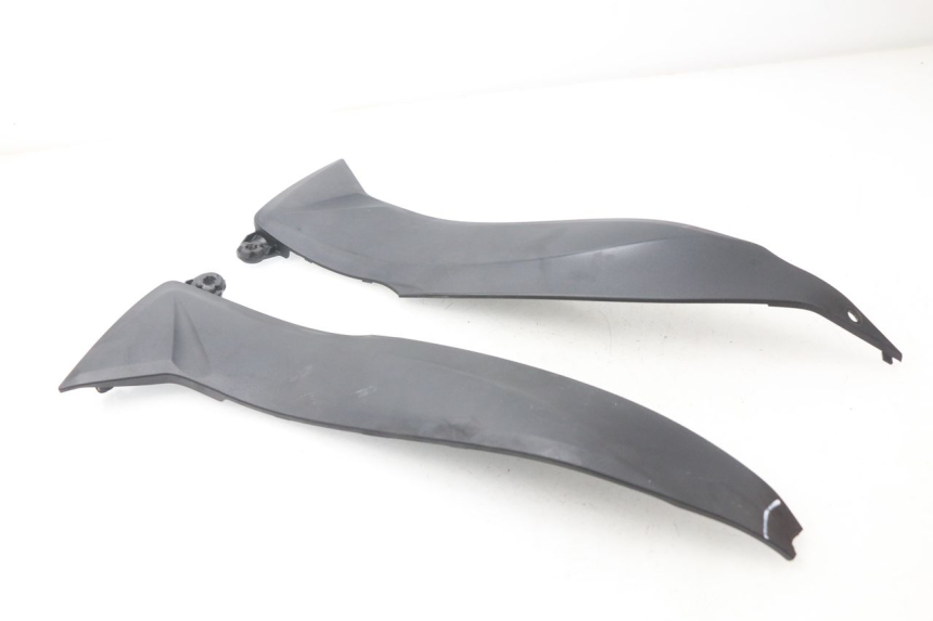 photo de Złącze owiewki przedniej SUZUKI GSX-R GSXR K16 1000 (2012 - 2016) - Widok główny