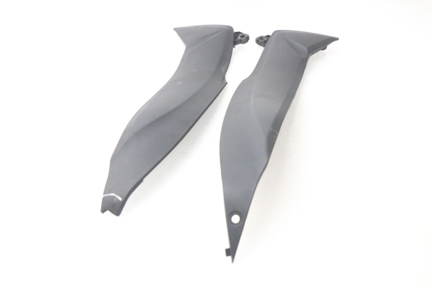 photo de Złącze owiewki przedniej SUZUKI GSX-R GSXR K16 1000 (2012 - 2016) - Szczegół części