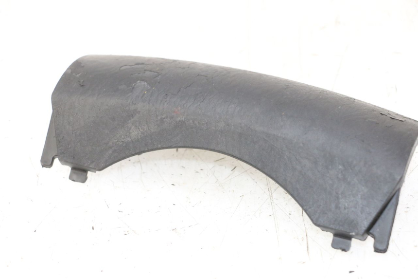 photo de Złącze owiewki przedniej HONDA FES S-WING SWING 125 (2007 - 2015) - Szczegół części