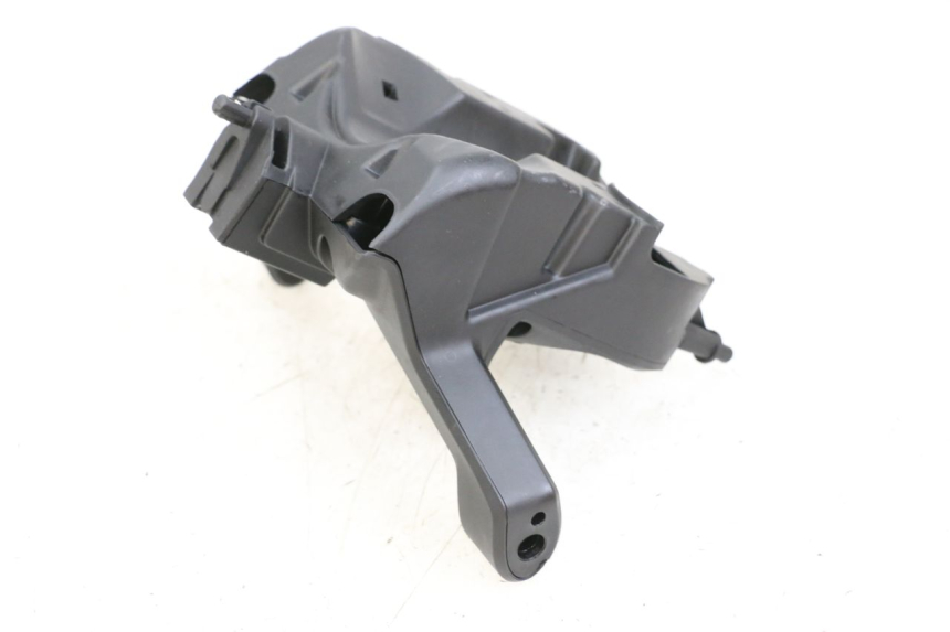 photo de Złącze owiewki przedniej HUSQVARNA SVARTPILEN 401 (2018 - 2023) - Zbliżenie techniczne