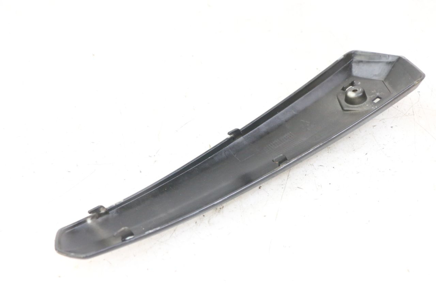 photo de Złącze owiewki przedniej PIAGGIO IE MP3 YOURBAN 300 (2011 - 2016) - Szczegół części