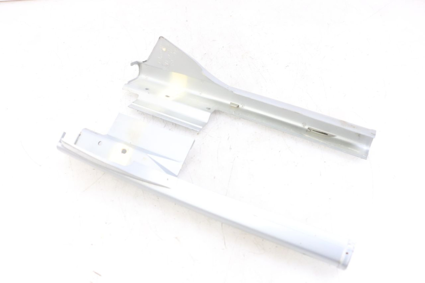 photo de Złącze dolnej przedniej owiewki PEUGEOT 103 VOGUE VS2 50 (2004 - 2017) - Widok ogólny