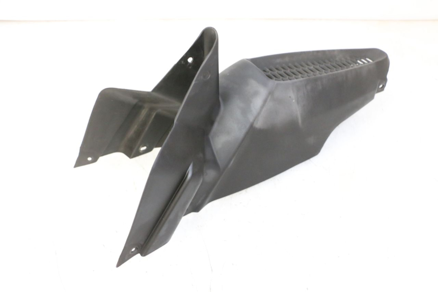 photo de Złącze dolnej przedniej owiewki QUADRO 4 4D 350 (2015 - 2018) - Zbliżenie techniczne