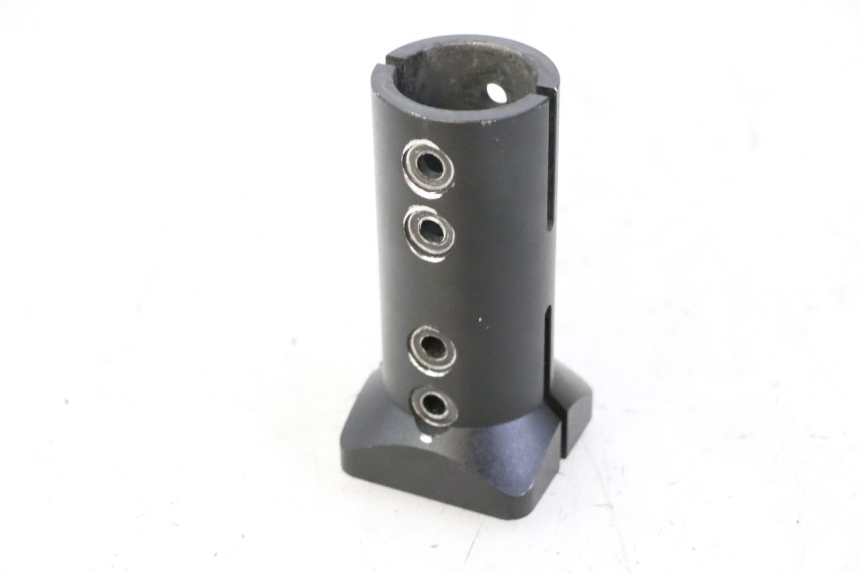 photo de Złącze dolnej przedniej owiewki DUALTRON AMINIA 1 - Zoom stanu zużycia