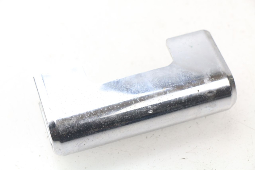 photo de Złącze dolnej przedniej owiewki HYOSUNG AQUILA GV 125 (2009 - 2016) - Szczegół części