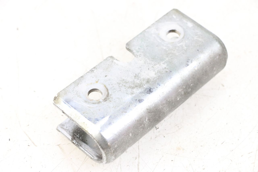 photo de Złącze dolnej przedniej owiewki HYOSUNG GV AQUILA 125 (2000 - 2009) - Zoom stanu zużycia