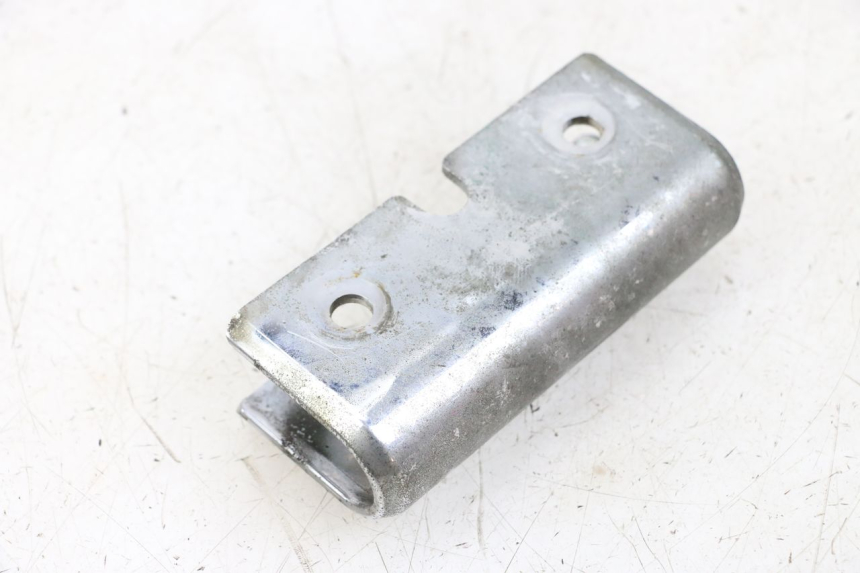 photo de Złącze dolnej przedniej owiewki HYOSUNG GV AQUILA 125 (2000 - 2009) - Inny kąt widzenia