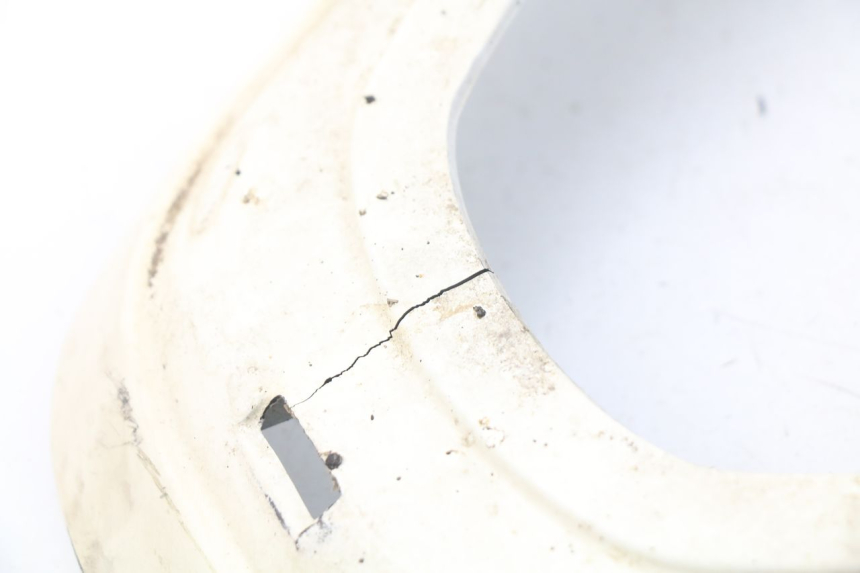 photo de Złącze dolnej przedniej owiewki YAMAHA BW'S 50 (1999 - 2003) - Zoom stanu zużycia