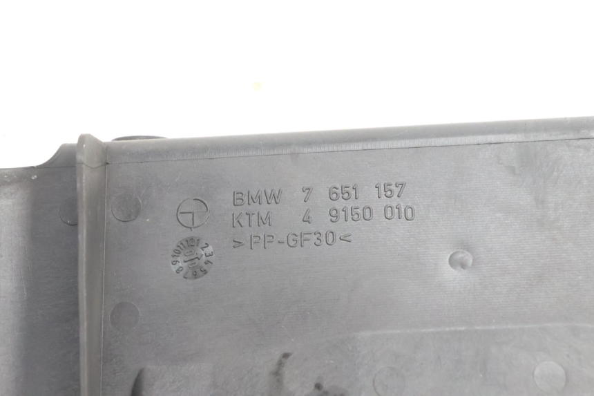 photo de Złącze dolnej przedniej owiewki BMW C1 125 (2000 - 2003) - Punkty mocowania