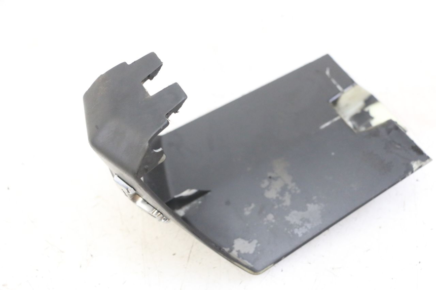 photo de Złącze dolnej przedniej owiewki PEUGEOT CITYSTAR 50 (2013 - 2017) - Szczegół części