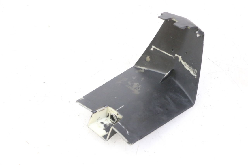 photo de Złącze dolnej przedniej owiewki PEUGEOT CITYSTAR 50 (2013 - 2017) - Zoom stanu zużycia