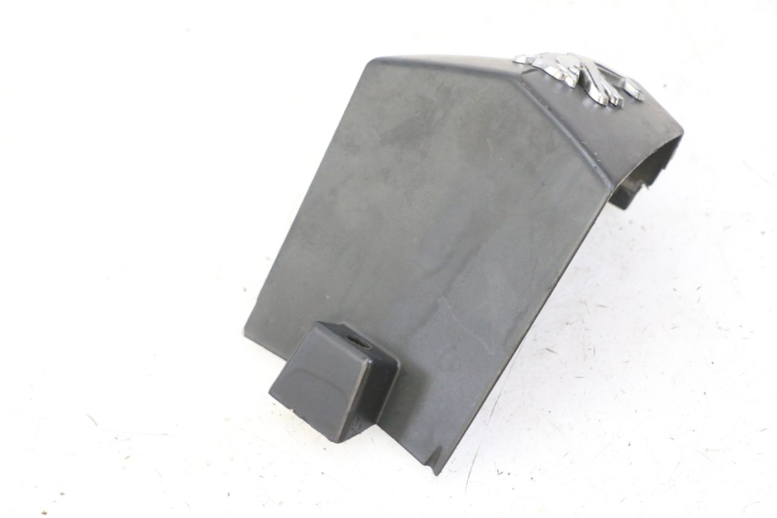 photo de Złącze dolnej przedniej owiewki PEUGEOT CITYSTAR 50 (2013 - 2017) - Zbliżenie techniczne