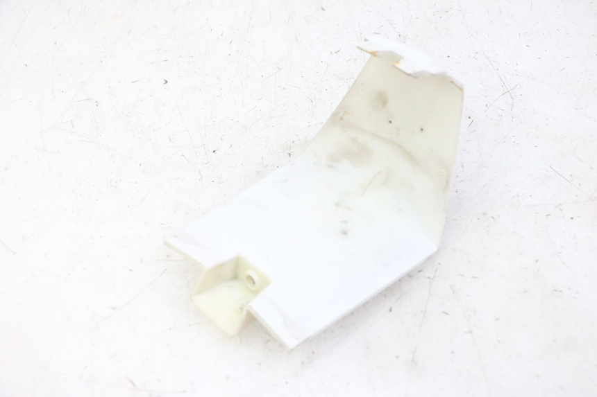 photo de Złącze dolnej przedniej owiewki PEUGEOT CITYSTAR 50 (2013 - 2017) - Zoom stanu zużycia