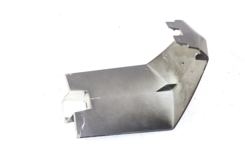 photo de Złącze dolnej przedniej owiewki PEUGEOT CITYSTAR 50 (2013 - 2017) - Zoom stanu zużycia