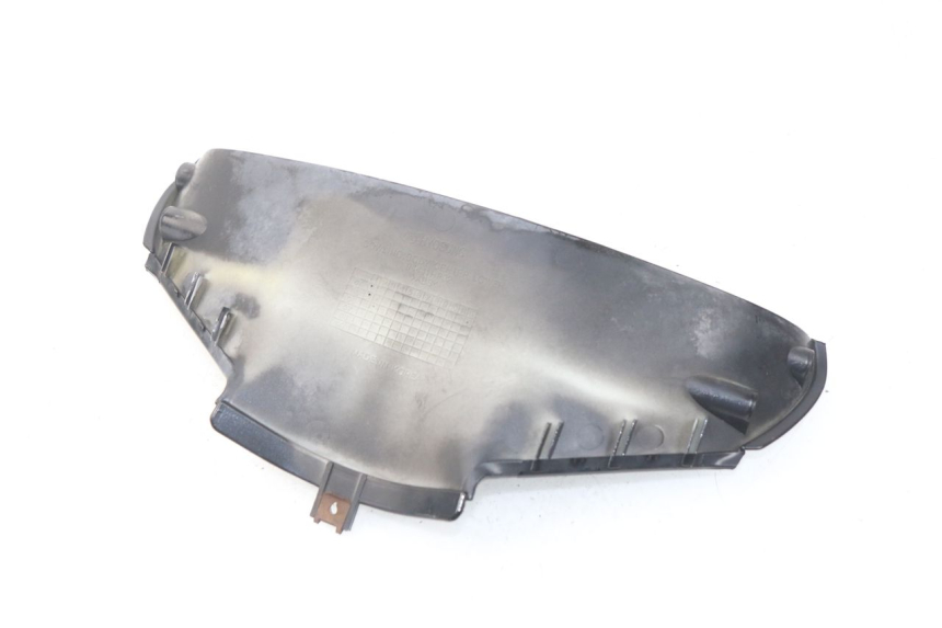 photo de Złącze dolnej przedniej owiewki HYOSUNG COMET GTR 125 (2007 - 2014) - Szczegół części