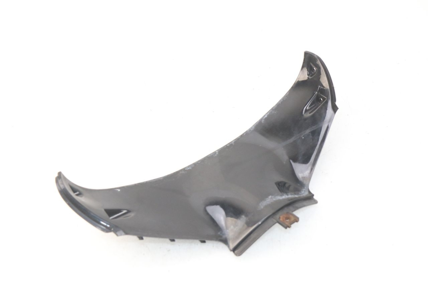 photo de Złącze dolnej przedniej owiewki HYOSUNG COMET GTR 125 (2007 - 2014) - Inny kąt widzenia