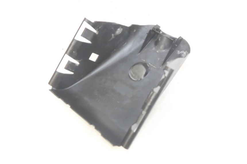 photo de Złącze dolnej przedniej owiewki PEUGEOT ELYSEO 125 (1999 - 2004) - Szczegół części