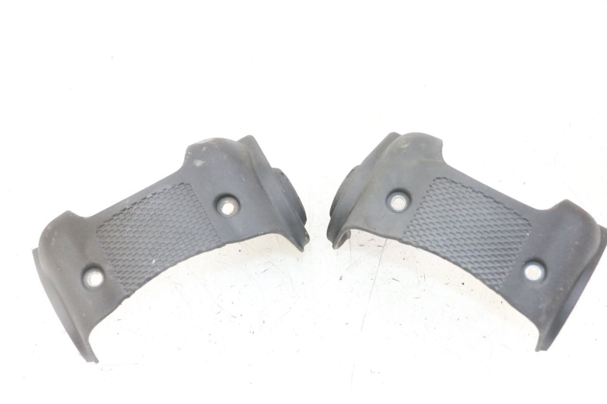 photo de Złącze dolnej przedniej owiewki PIAGGIO IE MP3 YOURBAN 300 (2011 - 2016) - Widok główny