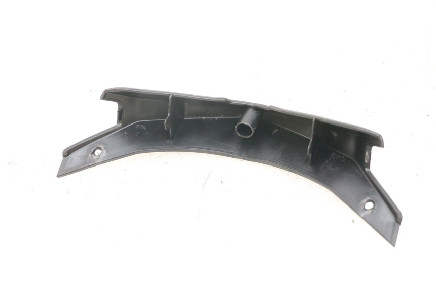 photo de Złącze dolnej przedniej owiewki SYM JET 14 4T 50 (2018 - 2022) - Szczegół części