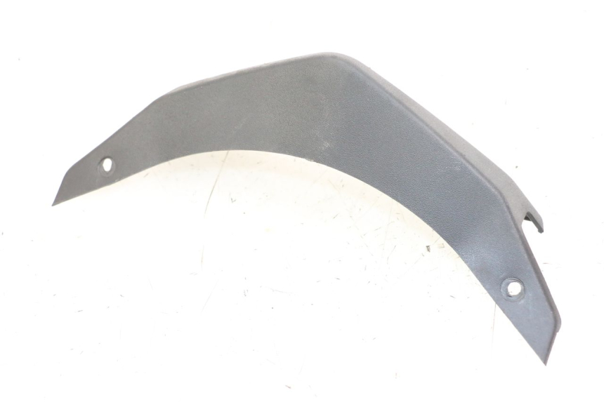 photo de Złącze dolnej przedniej owiewki SYM JET 14 4T 50 (2018 - 2022) - Zoom stanu zużycia