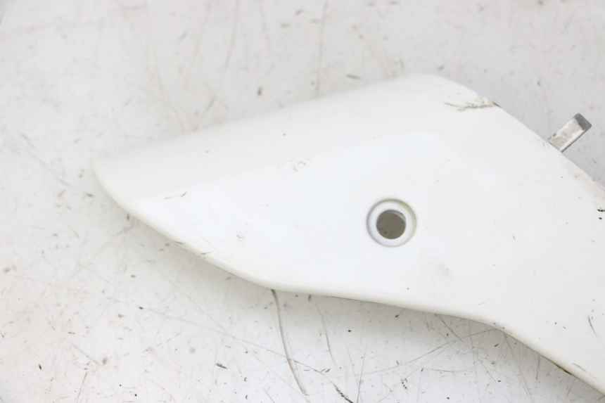 photo de Złącze dolnej przedniej owiewki PIAGGIO LXV 4T 50 (2009 - 2013) - Szczegół części