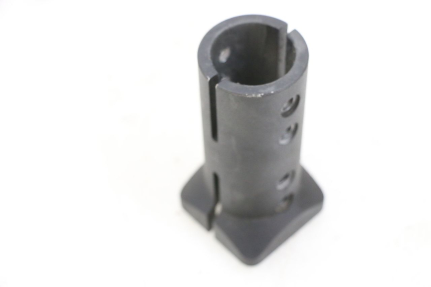 photo de Złącze dolnej przedniej owiewki DUALTRON MINI SPECIAL 1 - Zoom stanu zużycia