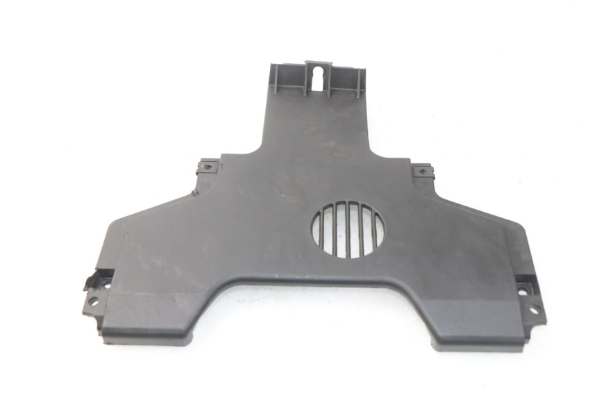 photo de Złącze dolnej przedniej owiewki PIAGGIO MP3 HPE 500 (2019 - 2022) - Zbliżenie techniczne