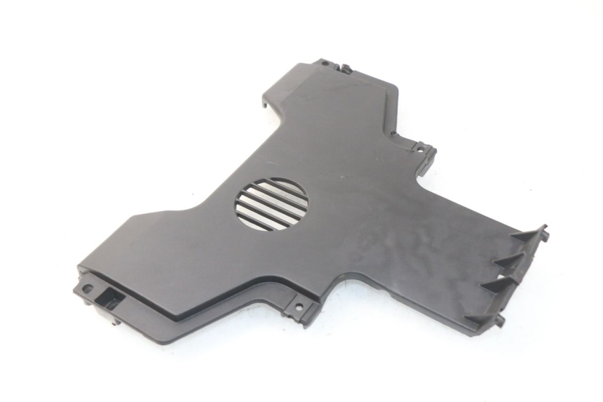 photo de Złącze dolnej przedniej owiewki PIAGGIO MP3 HPE 500 (2019 - 2022) - Widok ogólny