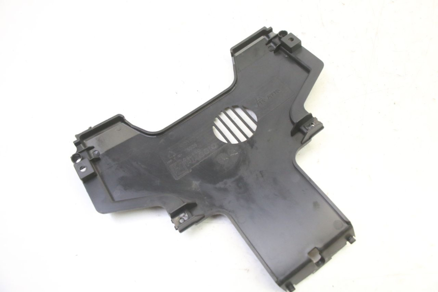 photo de Złącze dolnej przedniej owiewki PIAGGIO MP3 HPE 310 (2024 - 2025) - Inny kąt widzenia