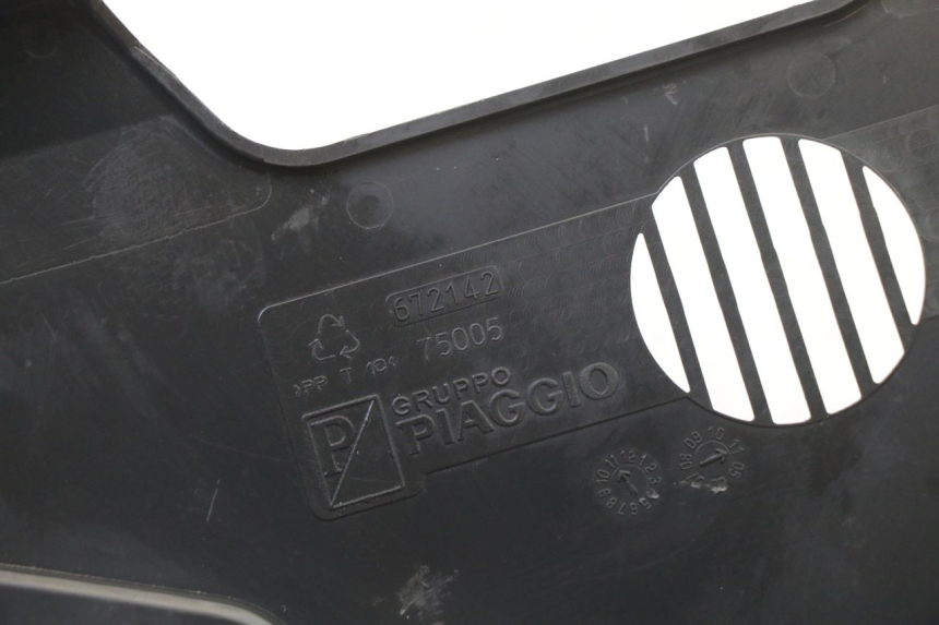 photo de Złącze dolnej przedniej owiewki PIAGGIO MP3 HPE 310 (2024 - 2025) - Widok ogólny