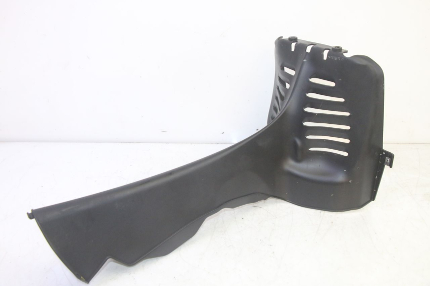 photo de Złącze dolnej przedniej owiewki PIAGGIO MP3 HPE 350 (2018 - 2020) - Szczegół części