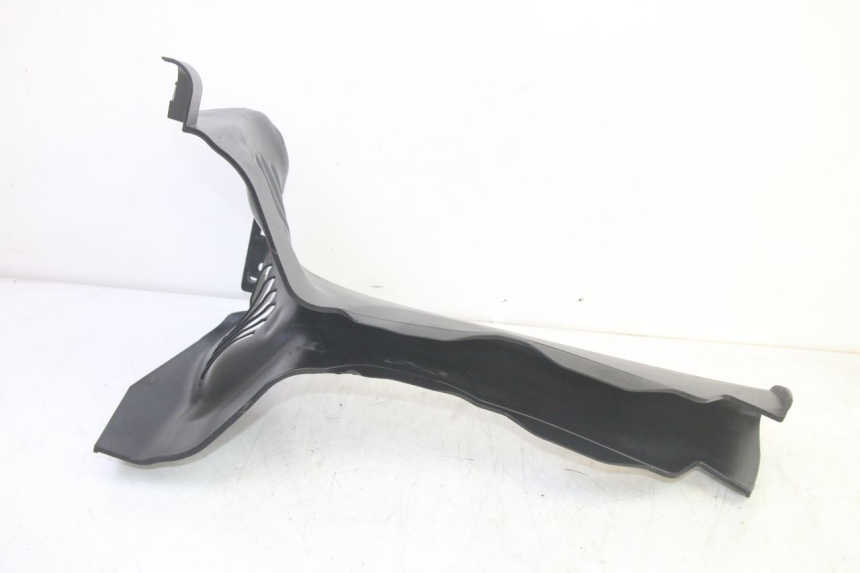 photo de Złącze dolnej przedniej owiewki PIAGGIO MP3 HPE 350 (2018 - 2020) - Zbliżenie techniczne