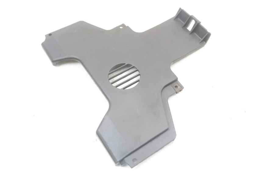 photo de Złącze dolnej przedniej owiewki PIAGGIO MP3 LT 400 (2007 - 2012) - Zoom stanu zużycia