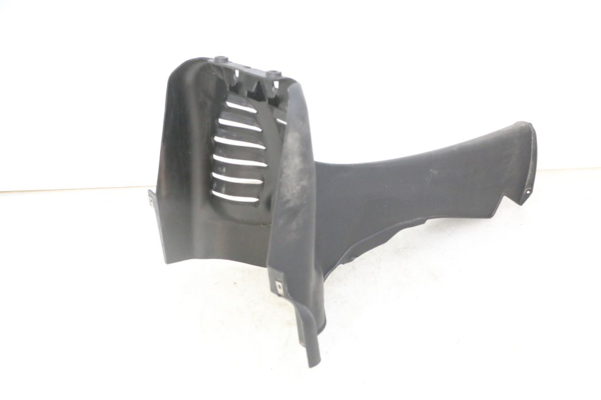 photo de Złącze dolnej przedniej owiewki PIAGGIO MP3 LT 300 (2010 - 2016) - Zbliżenie techniczne