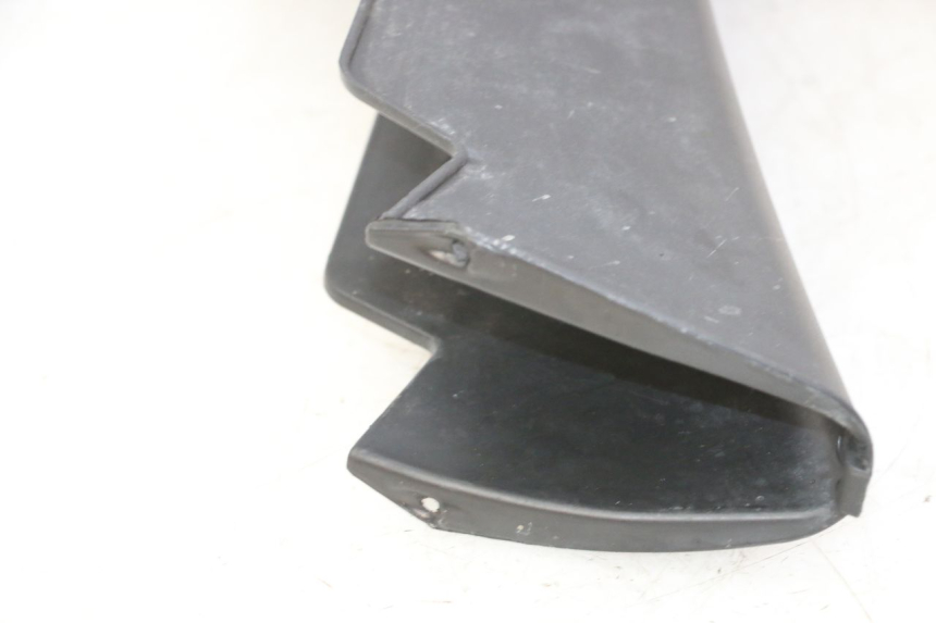 photo de Złącze dolnej przedniej owiewki PIAGGIO MP3 RL 250 (2006 - 2010) - Szczegół części