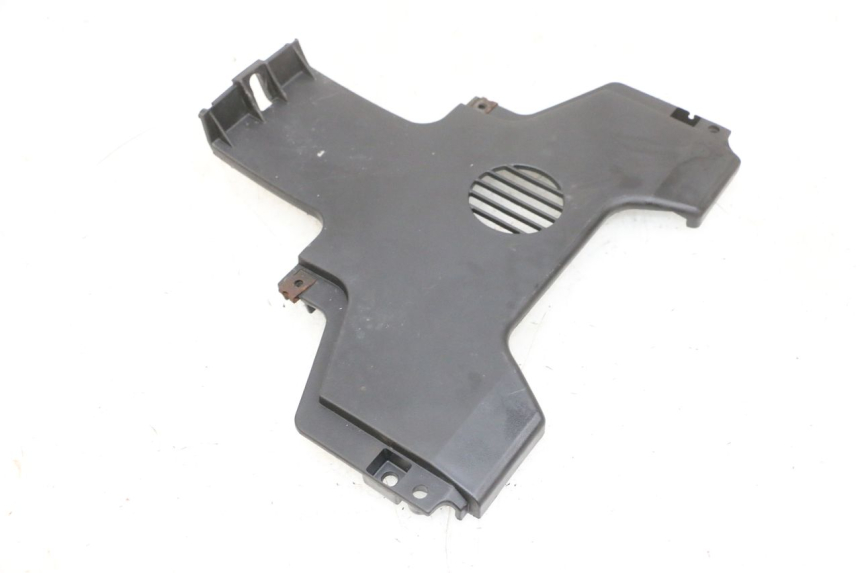 photo de Złącze dolnej przedniej owiewki PIAGGIO MP3 500 (2016 - 2018) - Widok główny