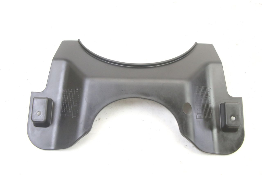 photo de Złącze dolnej przedniej owiewki SYM ORBIT III 3 4T 50 (2021 - 2025) - Inny kąt widzenia